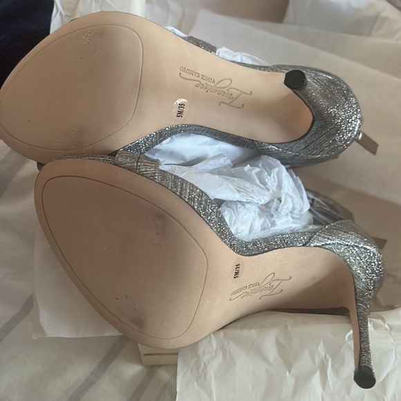 - IMAGINE VINCE CAMUTO NEW ladies elegant dress shoes size 5 platinum leather - Picture 3 of 6